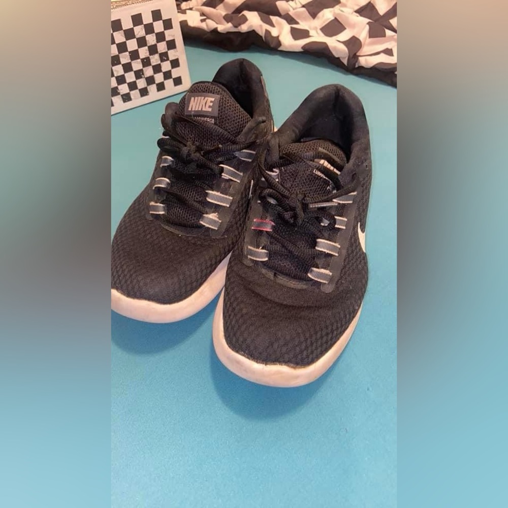 Nike Tennis Shoes